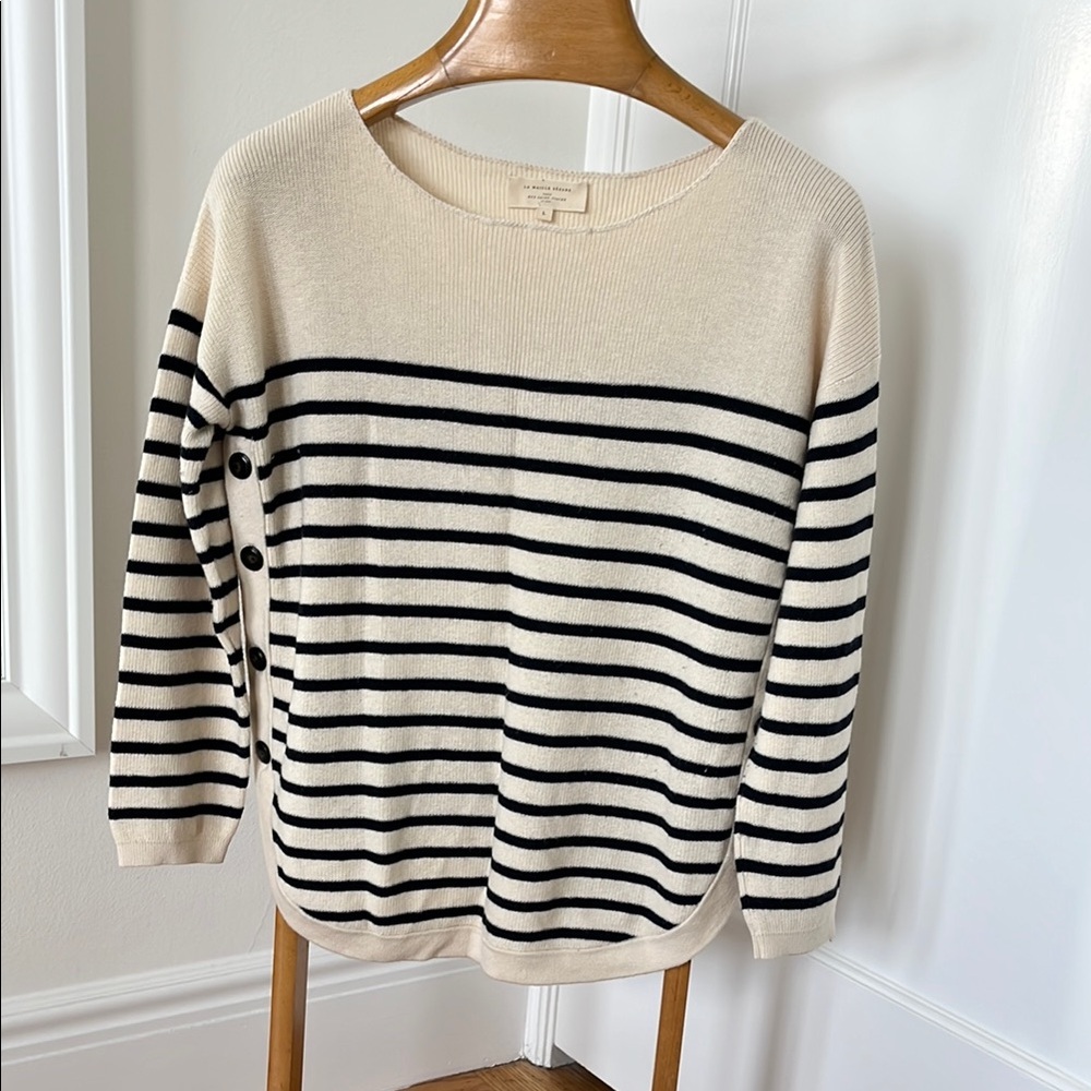 Striped Sezane Clement maternity-friendly sweater in Cream and Black